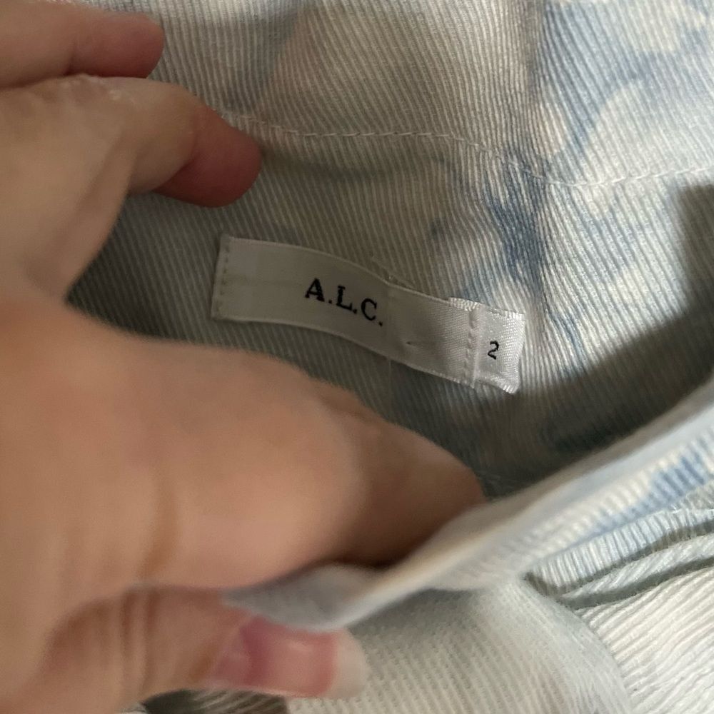 A.L.C. Davidson Linen-Blend Short - Picture 5 of 8